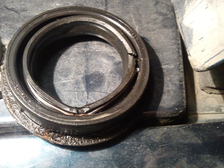 reduktor uszcelniacz uszkodzenie.jpg