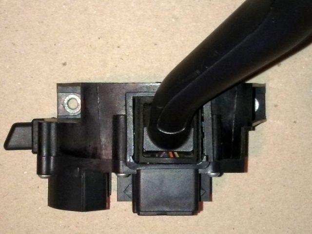 Przełącznik wielofunkcyjny mocowanie 2 śruby.jpg