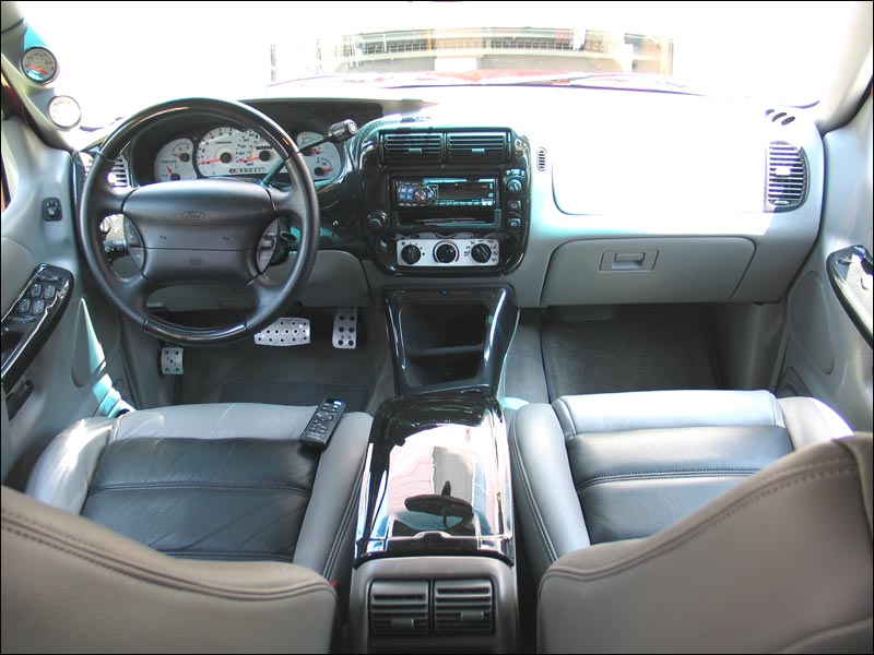 interior001.jpg